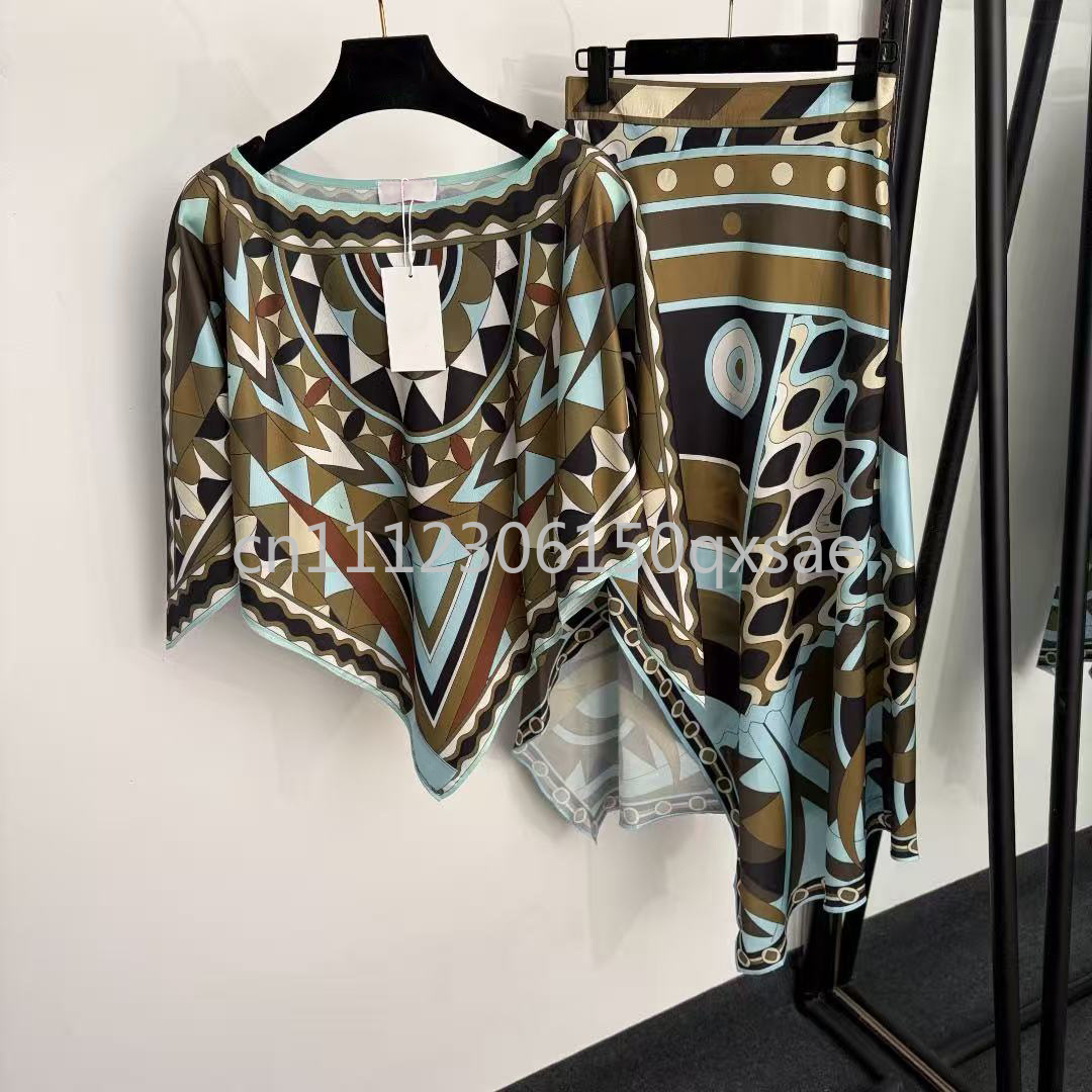 Luxury Lifestyle - Luxury Design Women's Black Cloak Dress