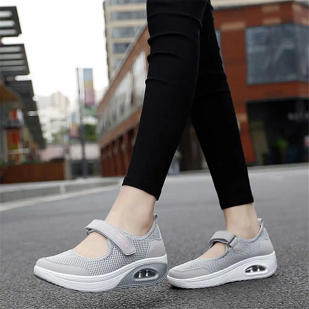 Luxury Lifestyle Team - 36-41 Demi-season Colored Sneakers Walking Skates